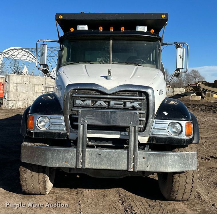 image for item OF9170 2003 Mack CV713  dump truck