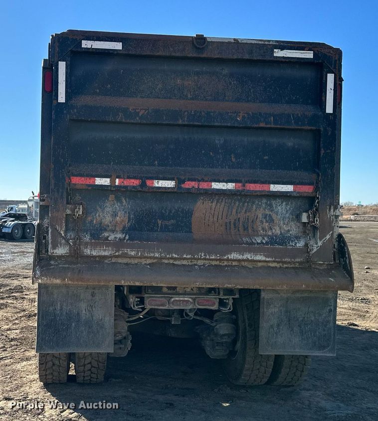 image for item OF9170 2003 Mack CV713  dump truck