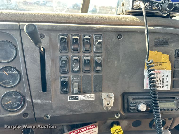 image for item OF9170 2003 Mack CV713  dump truck