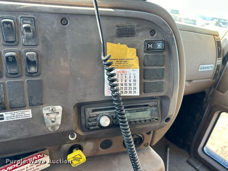 image for item OF9170 2003 Mack CV713  dump truck