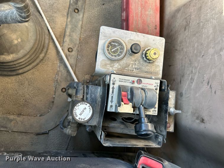 image for item OF9170 2003 Mack CV713  dump truck