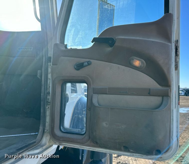 image for item OF9170 2003 Mack CV713  dump truck