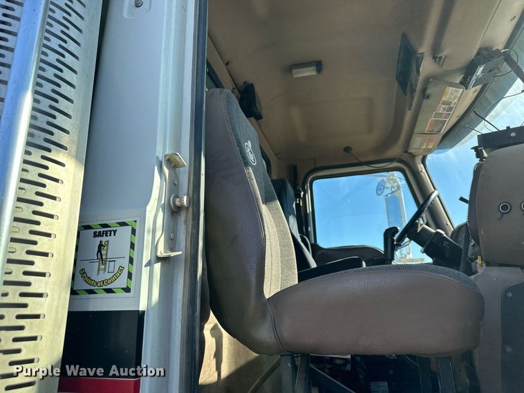 image for item OF9170 2003 Mack CV713  dump truck