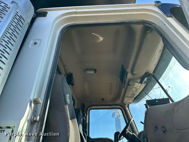 image for item OF9170 2003 Mack CV713  dump truck