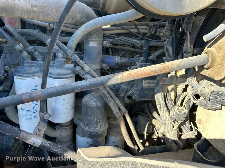 image for item OF9170 2003 Mack CV713  dump truck