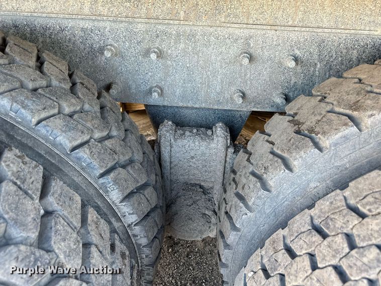 image for item OF9170 2003 Mack CV713  dump truck