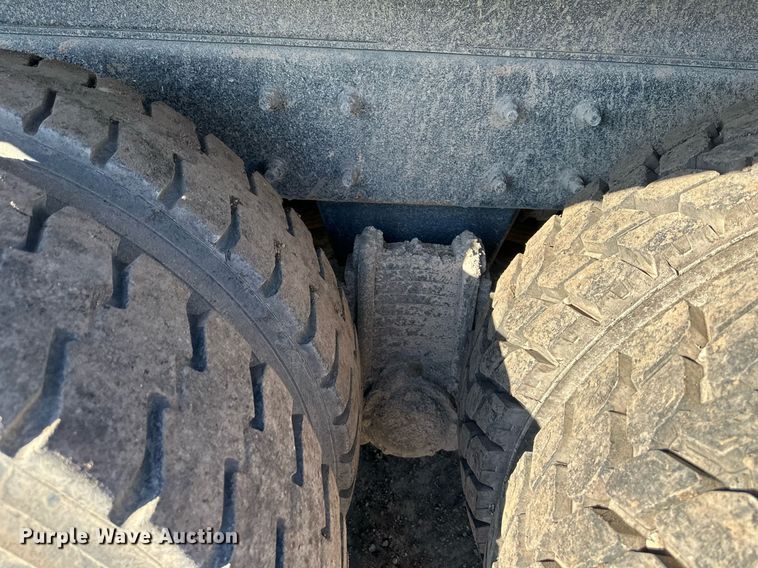 image for item OF9170 2003 Mack CV713  dump truck