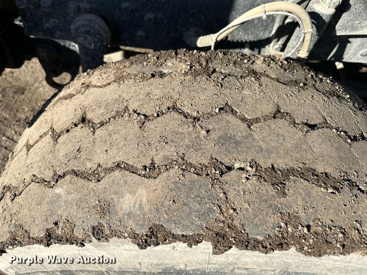 image for item OF9170 2003 Mack CV713  dump truck