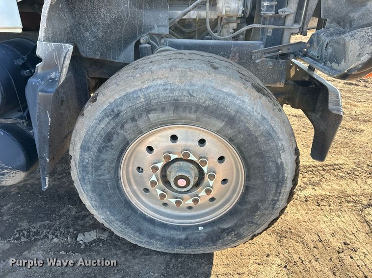 image for item OF9170 2003 Mack CV713  dump truck