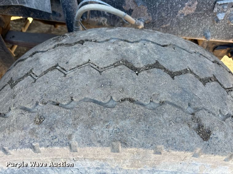 image for item OF9170 2003 Mack CV713  dump truck