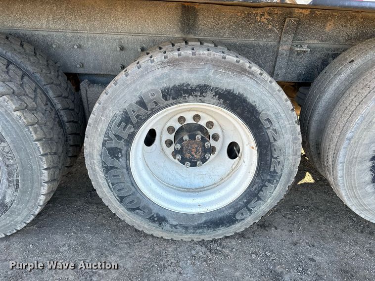 image for item OF9170 2003 Mack CV713  dump truck