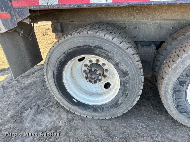 image for item OF9170 2003 Mack CV713  dump truck