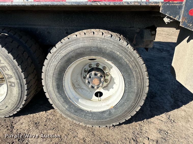 image for item OF9170 2003 Mack CV713  dump truck