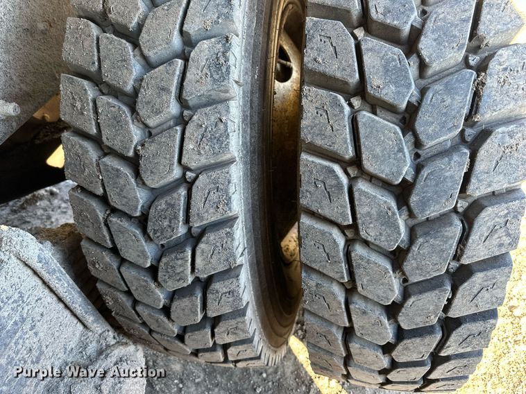 image for item OF9170 2003 Mack CV713  dump truck