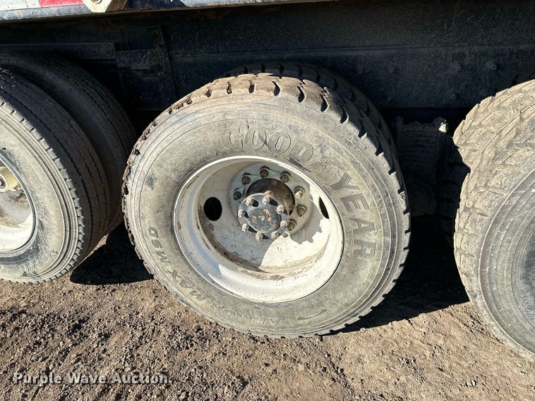 image for item OF9170 2003 Mack CV713  dump truck