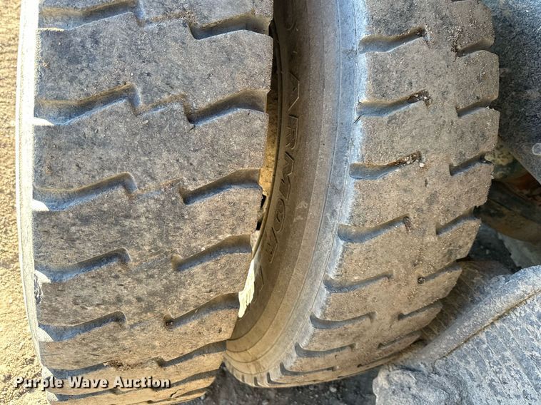 image for item OF9170 2003 Mack CV713  dump truck