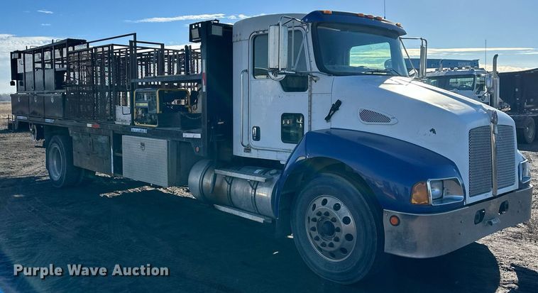 image for item OF9172 2007 Kenworth T300  flatbed truck