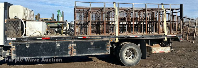 image for item OF9172 2007 Kenworth T300  flatbed truck