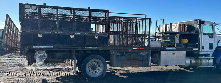 image for item OF9172 2007 Kenworth T300  flatbed truck