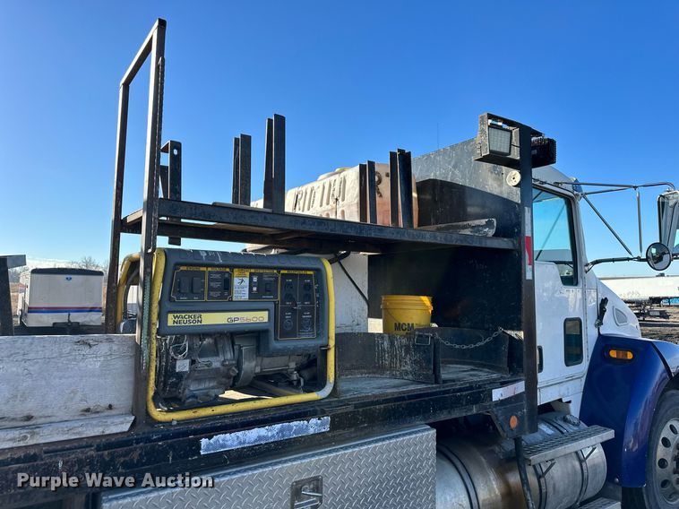 image for item OF9172 2007 Kenworth T300  flatbed truck