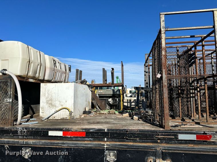 image for item OF9172 2007 Kenworth T300  flatbed truck