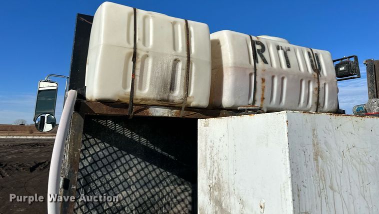 image for item OF9172 2007 Kenworth T300  flatbed truck