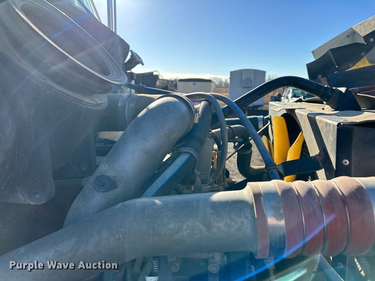 image for item OF9172 2007 Kenworth T300  flatbed truck