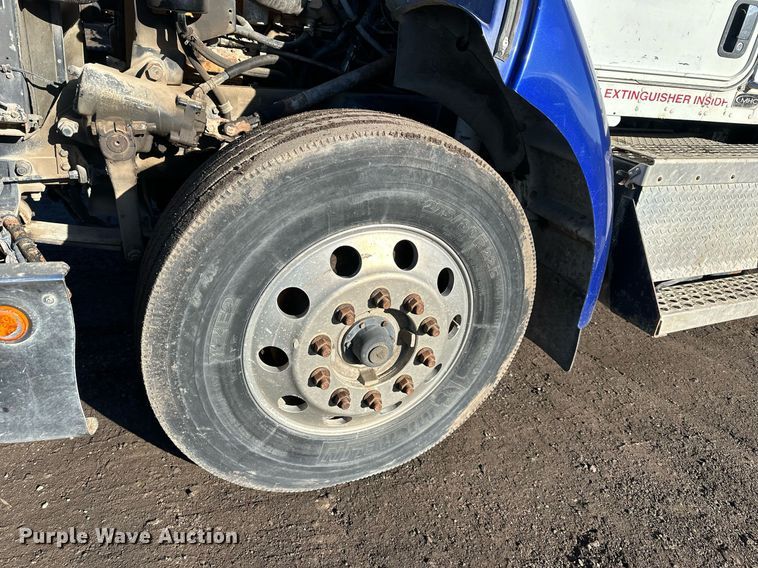 image for item OF9172 2007 Kenworth T300  flatbed truck