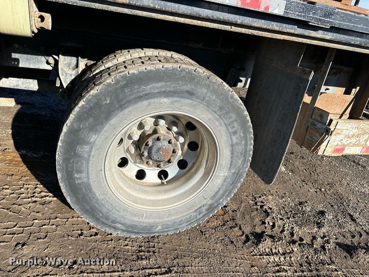 image for item OF9172 2007 Kenworth T300  flatbed truck
