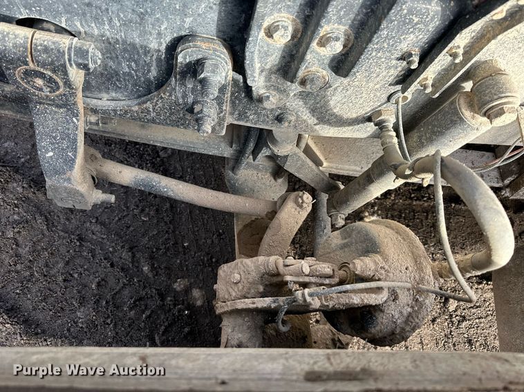 image for item OF9174 2013 Mack  semi truck