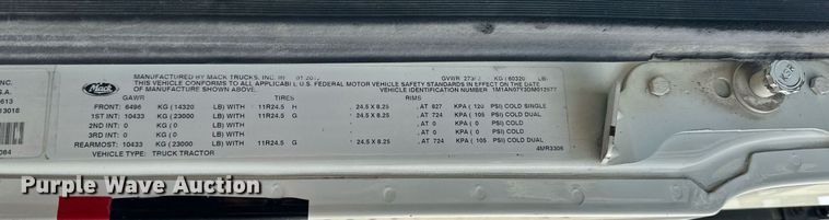 image for item OF9174 2013 Mack  semi truck