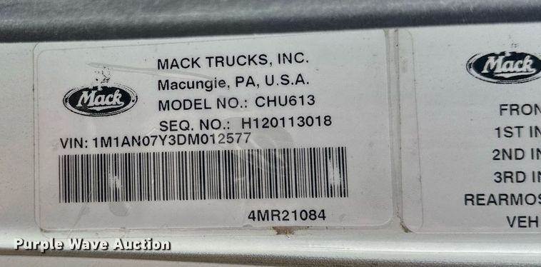 image for item OF9174 2013 Mack  semi truck