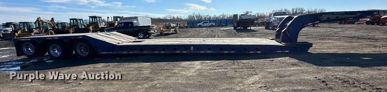 image for item OF9176 2012 Etnyre Blackhawk  lowboy equipment trailer