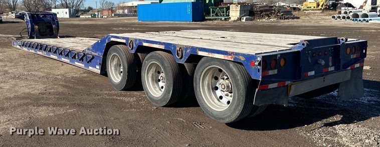 image for item OF9176 2012 Etnyre Blackhawk  lowboy equipment trailer