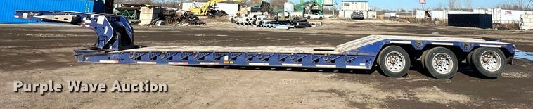 image for item OF9176 2012 Etnyre Blackhawk  lowboy equipment trailer