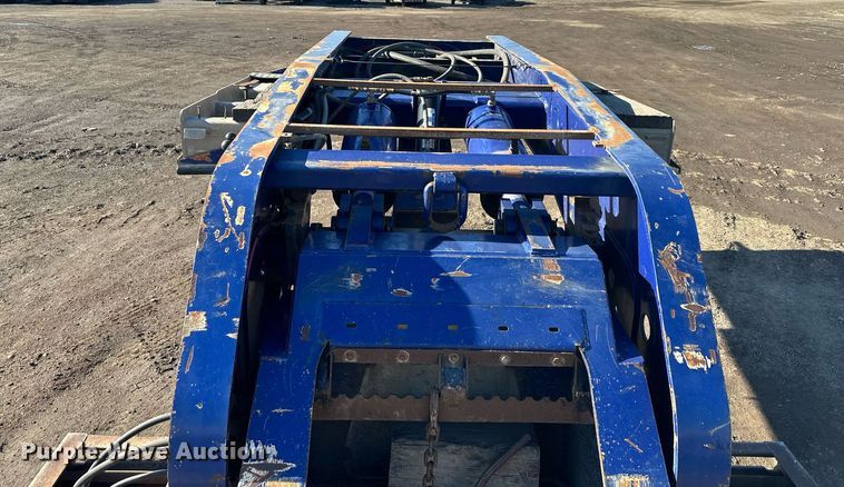 image for item OF9176 2012 Etnyre Blackhawk  lowboy equipment trailer