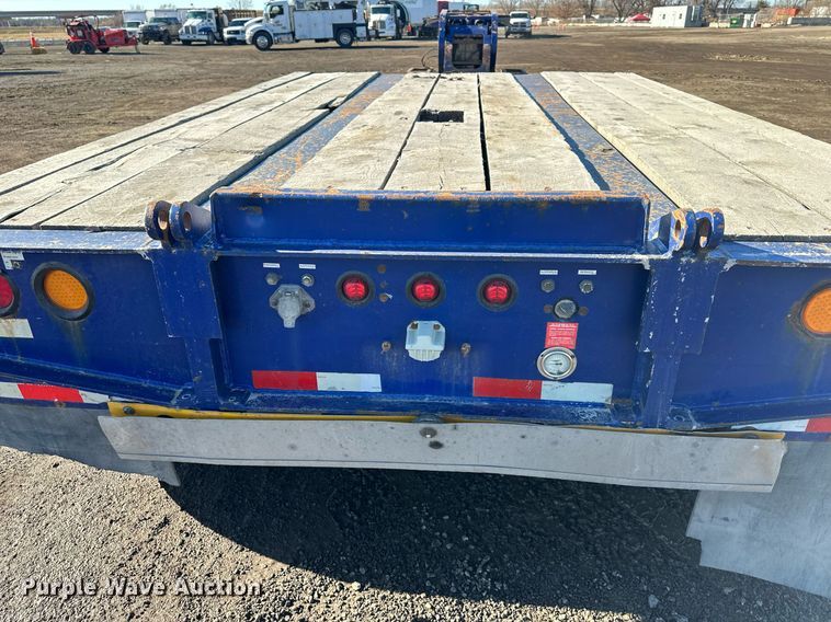image for item OF9176 2012 Etnyre Blackhawk  lowboy equipment trailer