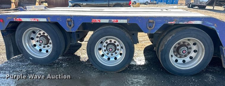 image for item OF9176 2012 Etnyre Blackhawk  lowboy equipment trailer