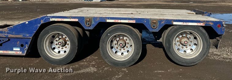 image for item OF9176 2012 Etnyre Blackhawk  lowboy equipment trailer
