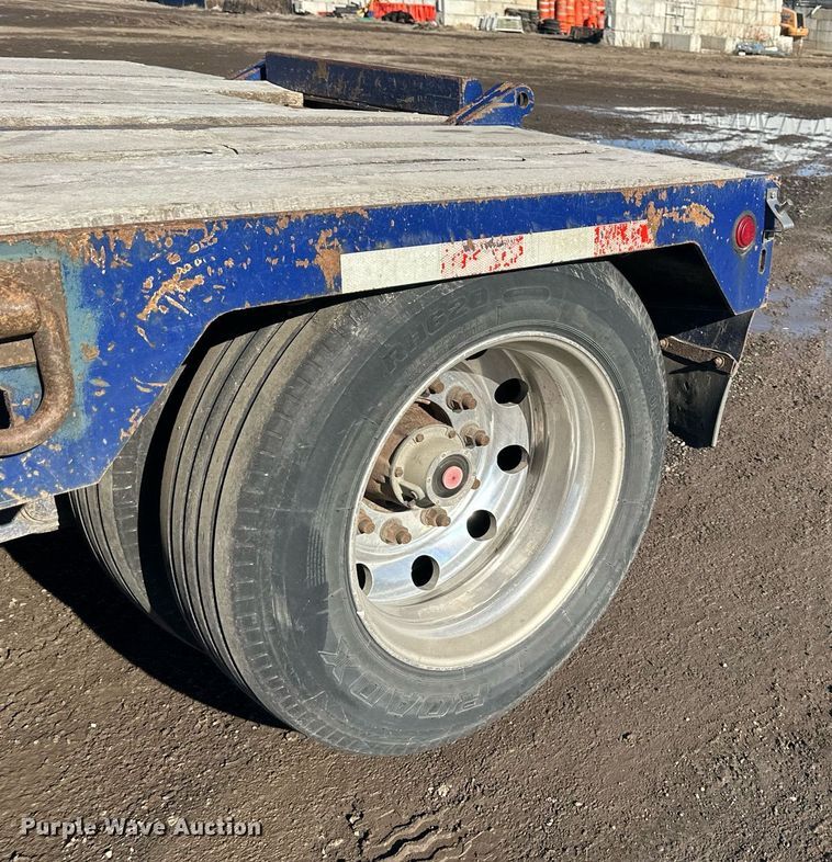 image for item OF9176 2012 Etnyre Blackhawk  lowboy equipment trailer