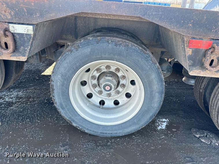 image for item OF9177 2014 Etnyre Blackhawk  lowboy equipment trailer