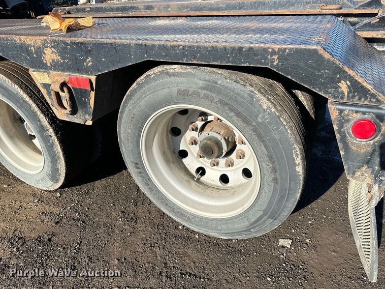 image for item OF9177 2014 Etnyre Blackhawk  lowboy equipment trailer