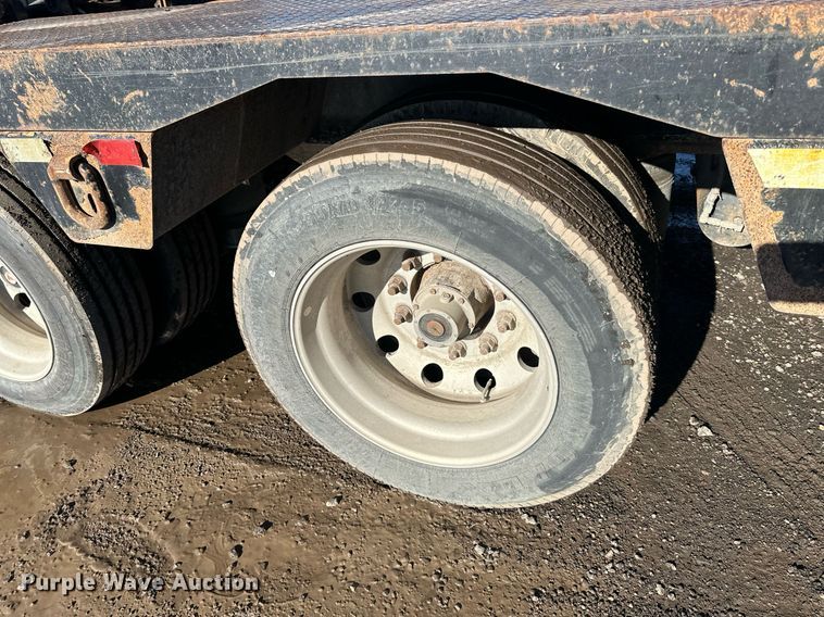 image for item OF9177 2014 Etnyre Blackhawk  lowboy equipment trailer