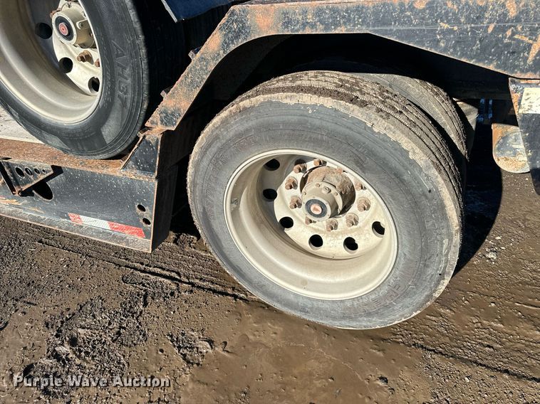image for item OF9177 2014 Etnyre Blackhawk  lowboy equipment trailer