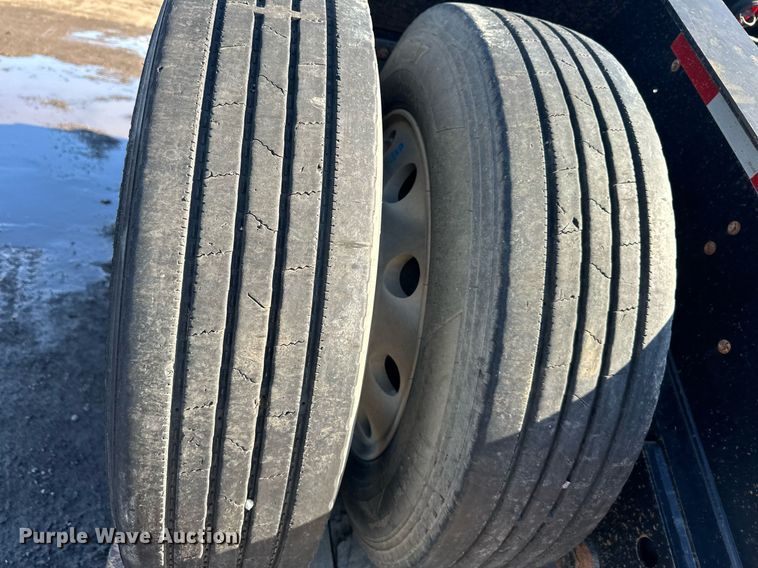 image for item OF9177 2014 Etnyre Blackhawk  lowboy equipment trailer