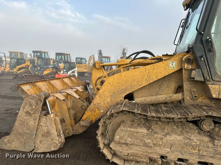 image for item OF9179 2005 Caterpillar 953C  track loader