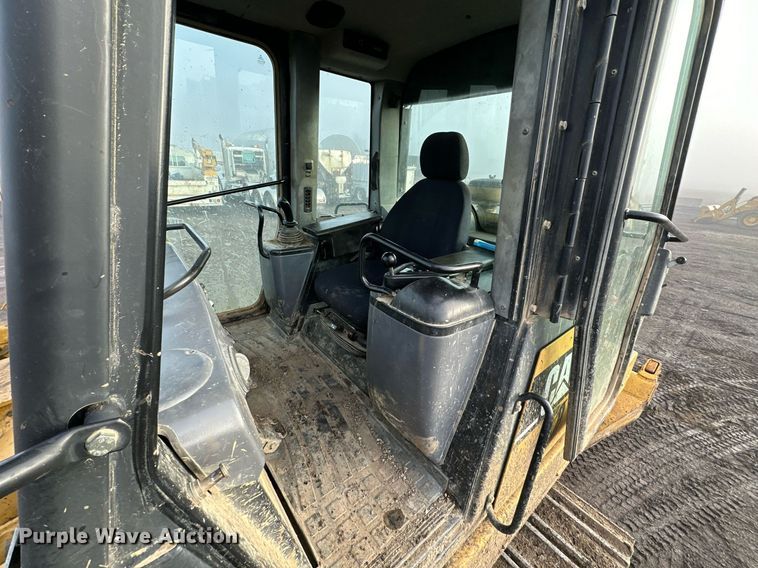 image for item OF9179 2005 Caterpillar 953C  track loader