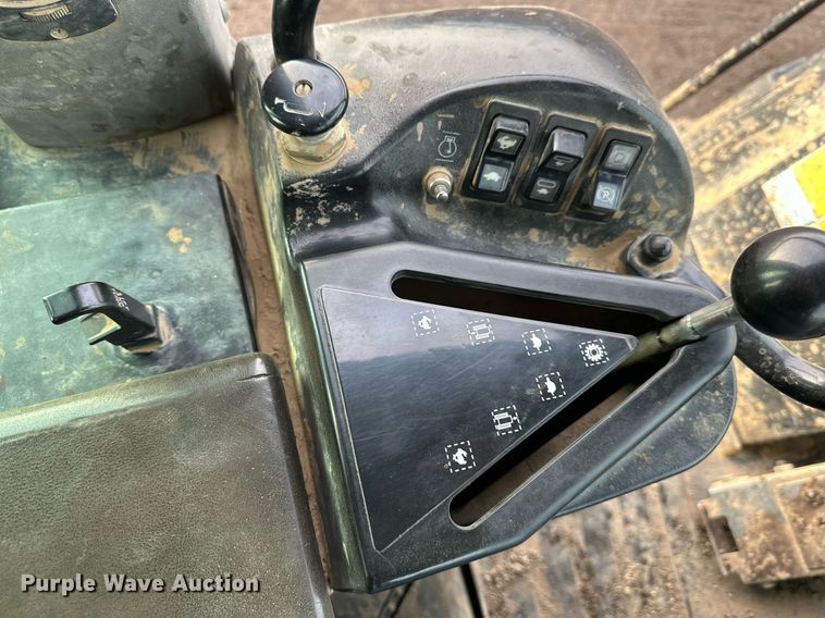 image for item OF9179 2005 Caterpillar 953C  track loader