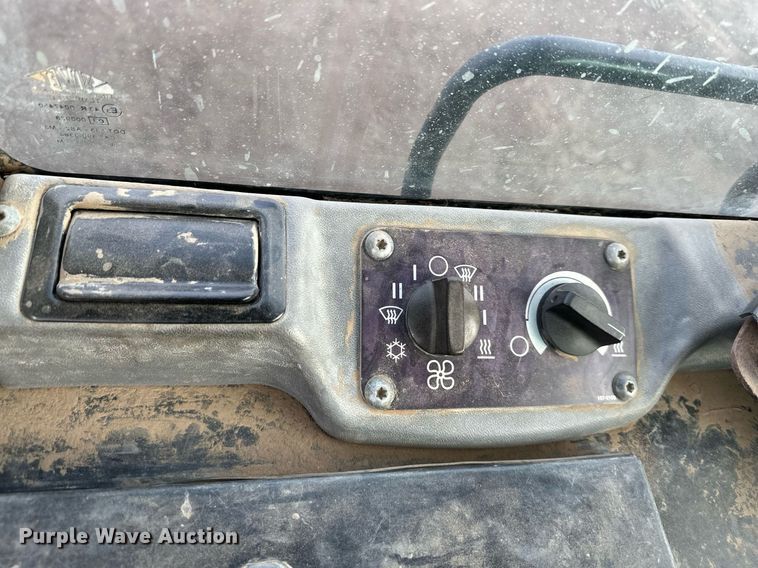 image for item OF9179 2005 Caterpillar 953C  track loader