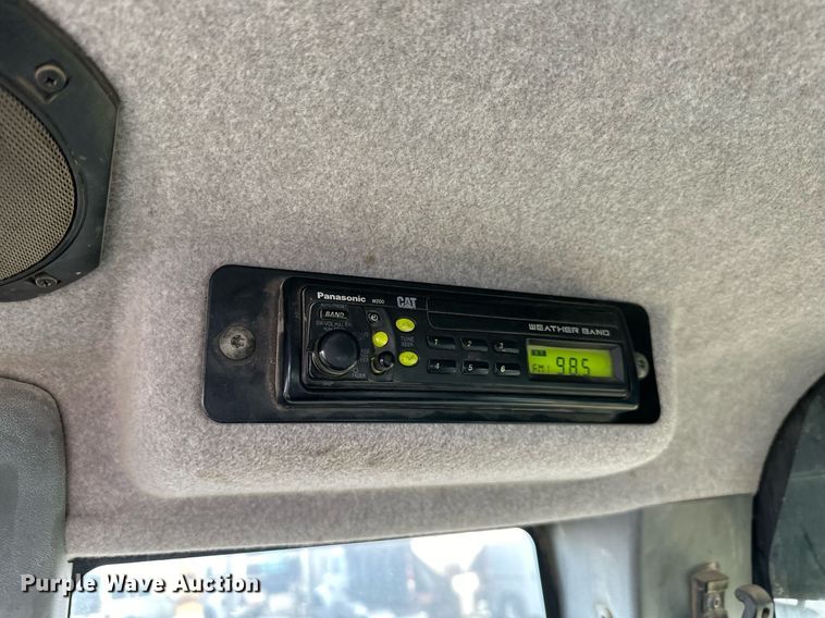 image for item OF9179 2005 Caterpillar 953C  track loader